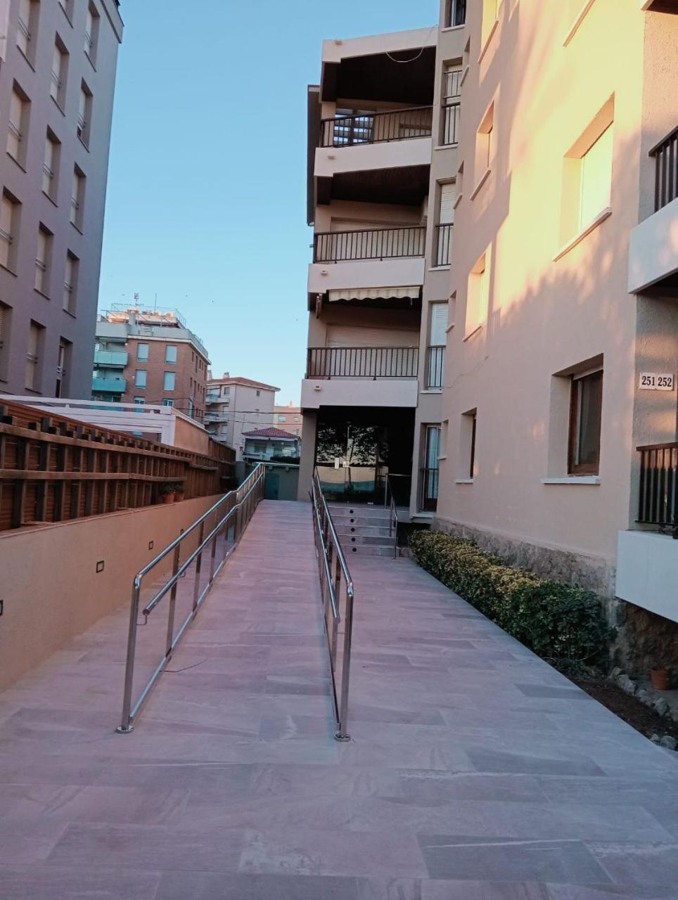 Apartamento Primera Linea De Playa Port-Segur Сегур-де-Калафель Екстер'єр фото